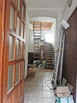 Eladó Ház 2092 Budakeszi jó lokációval, külön kertrésszel