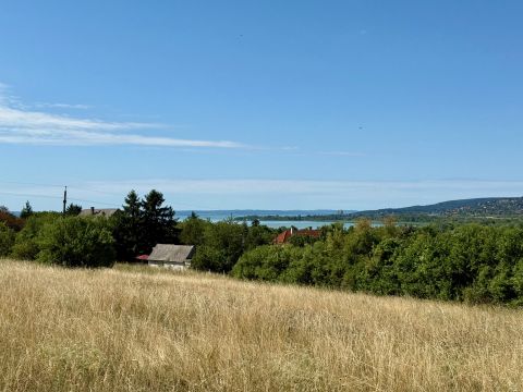Eladó Telek 8175 Balatonfűzfő , Csendes családi házas övezet