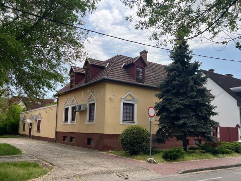 Kiadó Ház 6000 Kecskemét 