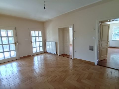 Eladó Ház 6000 Kecskemét PETŐFIVÁROSBAN TÁGAS, VILÁGOS CSALÁDI HÁZ!