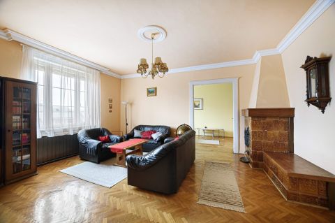 Eladó Lakás 1095 Budapest 9. kerület , Mester utcában. 3 utcai szobás 5.emeleti, kiváló elosztású