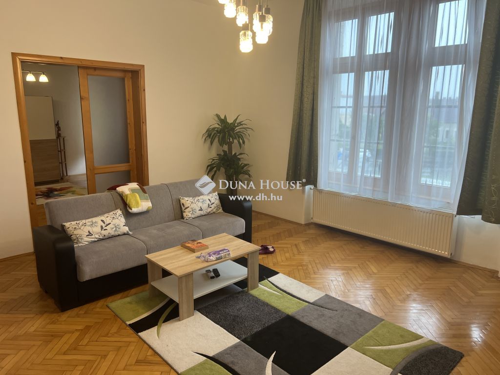 7621 Pécs — 1/17