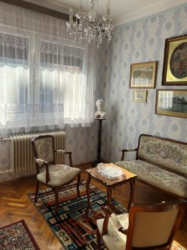 Eladó Ház 2600 Vác belváros szélén - két szintes, kertes, garázsos