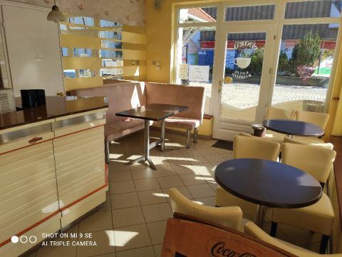 Eladó Üzlethelyiség 5440 Kunszentmárton , 5440 Kunszentmárton, Központ környékén