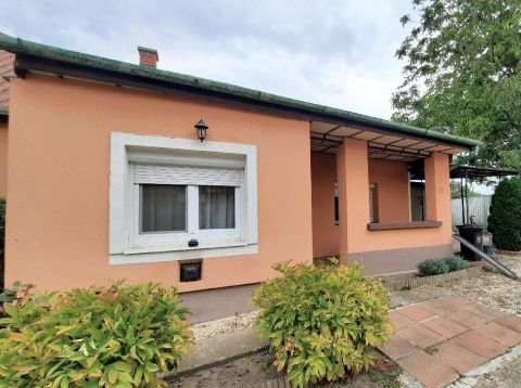 Eladó Ház 8133 Mezőszentgyörgy , 8133 Mezőszentgyörgy, Csendes belterület