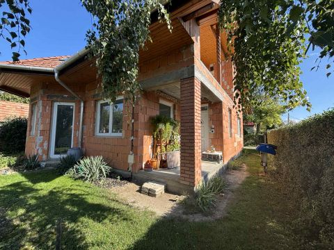 Eladó Ház 9228 Halászi , Dankó Pista utca környéke 