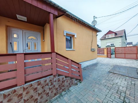 Eladó Ház 2500 Esztergom 