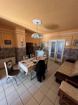 Eladó Ház 2377 Örkény , Kétgenerációs családi ház