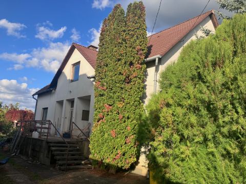 Eladó Ház 4481 Nyíregyháza , Sóstóhegy egyik legszebb utcájában
