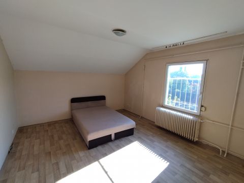 Eladó Lakás 2800 Tatabánya 