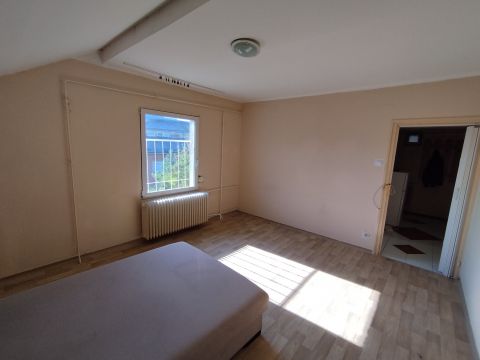 Eladó Lakás 2800 Tatabánya 