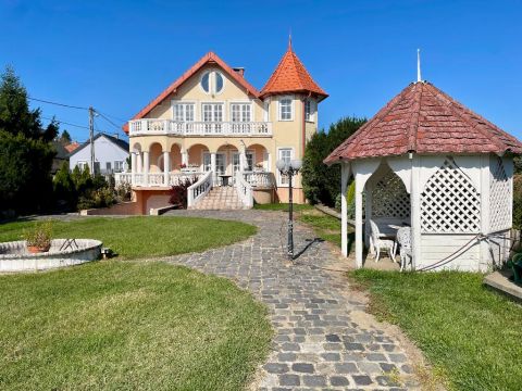 Eladó Ház 2614 Penc , 2614 Penc, Központ