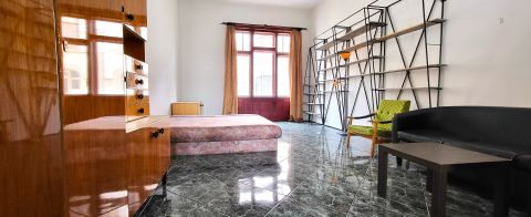 Eladó Lakás 1077 Budapest 7. kerület , Zsinagóga szomszédságában