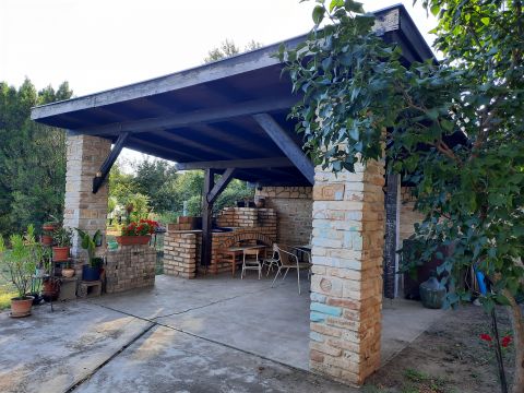 Eladó Ház 2367 Újhartyán Családi ház szaletlivel