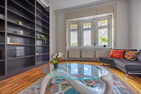 Kiadó Lakás 1061 Budapest 6. kerület Kiadó, Jókai térre néző lakás, hatalmas nappalival
