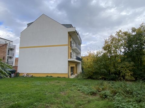Eladó Iroda 9400 Sopron Széchenyi tértől fél perc sétára, befektetési ingatlan eladó