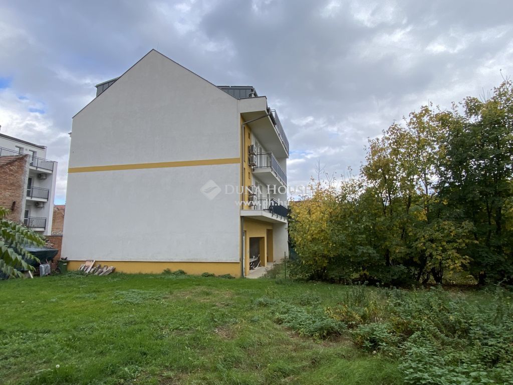 9400 Sopron , Széchenyi tértől fél perc sétára, befektetési ingatlan eladó — 1/4