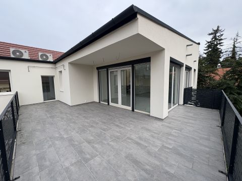 Eladó Lakás 8500 Pápa 