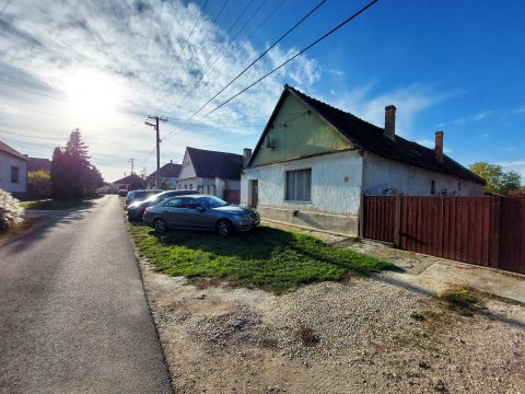Eladó Ház 9473 Egyházasfalu , Egyházasfaluban eladó felújítandó ház 
