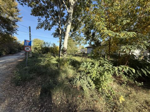 Eladó Telek 2310 Szigetszentmiklós Bucka tavi Játszótér közelében