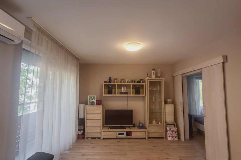 Eladó Lakás 1048 Budapest 4. kerület Bőröndös utca