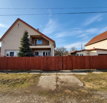 Eladó Ház 2225 Üllő Központi részéhez közel, csendes utcában