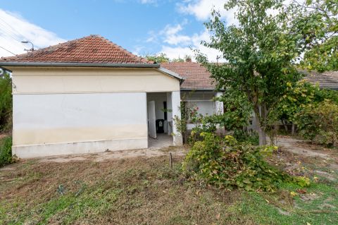 Eladó Ház 8123 Soponya 