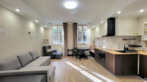 Kiadó Lakás 1068 Budapest 6. kerület 6. KERÜLET - STÍLUS, ELEGANCIA A DIPLOMATANEGYEDBEN!!