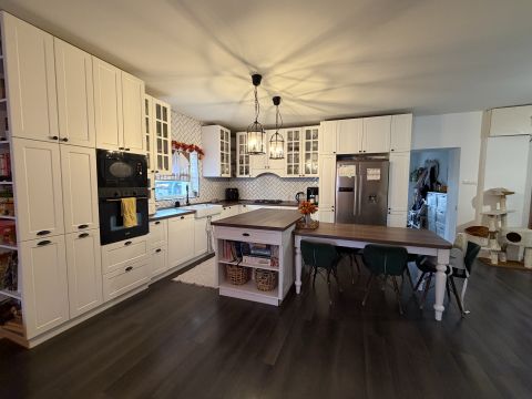 Eladó Ház 1161 Budapest 16. kerület , Egy 6 szobás családi ház sok lehetőséggel családoknak 