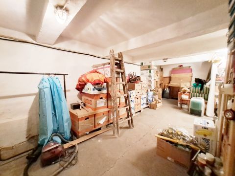 Eladó Tároló/Raktár 1015 Budapest 1. kerület , Raktárnak, műhelynek, stb. szuterén a Hattyú utcában