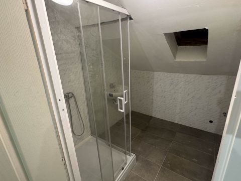 Eladó Lakás 1202 Budapest 20. kerület Felújított, Kiváló befektetés, Központhoz közel