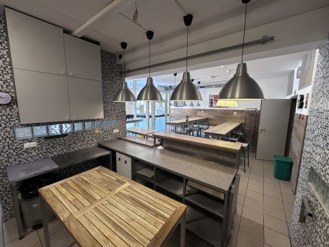 Kiadó Üzlethelyiség 7623 Pécs 