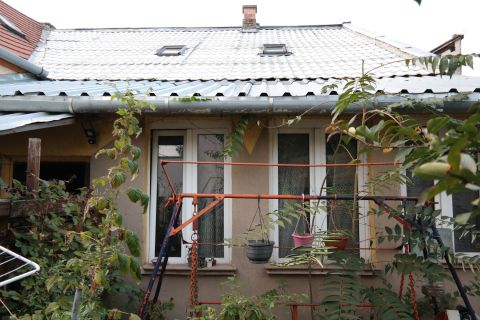 Eladó Ház 1201 Budapest 20. kerület , Felújításra szoruló hátsó ikerházfél beépített tetőtérrel