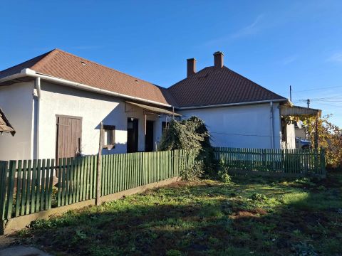 Eladó Ház 4064 Nagyhegyes 