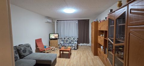 Eladó Lakás 6000 Kecskemét , Belvárosi garzon eladó.