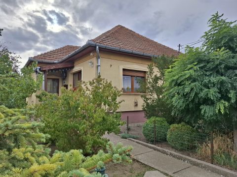 Eladó Ház 2711 Tápiószentmárton 