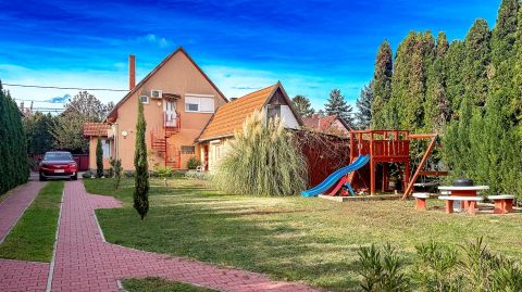 Eladó Ház 8600 Siófok , Felújított családi ház,mediterrán hangulatú,igényes kerttel