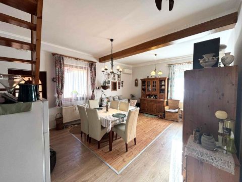 Eladó Ház 9200 Mosonmagyaróvár , Duna part környéke