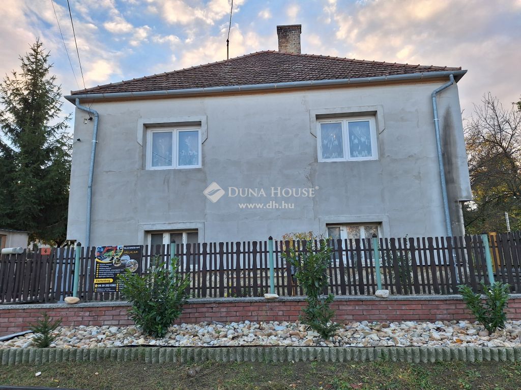 9081 Győrújbarát , FELÚJÍTANDÓ CSALÁDI HÁZ VÁLLALKOZÓKNAK ÖSSZEKÖLTÖZŐKNEK! — 1/26