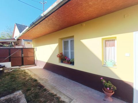 Eladó Ház 7130 Tolna , Tolna központ