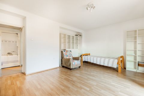 Eladó Lakás 1145 Budapest 14. kerület HERMINAMEZŐN belső kétszintes NAPFÉNYES, CSENDES lakás