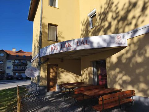 Eladó Vendéglátás 2120 Dunakeszi 