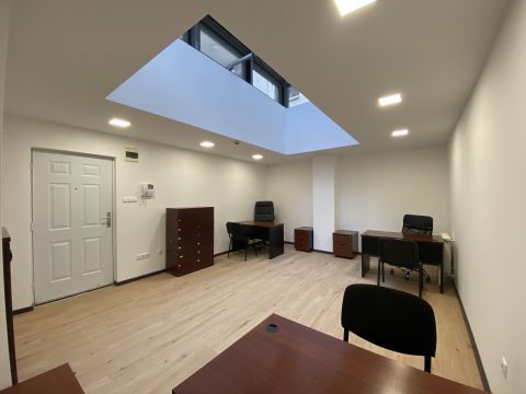 Kiadó Iroda 7626 Pécs 