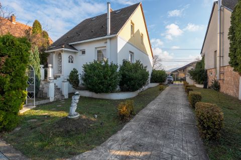 Eladó Ház 2837 Vértesszőlős 