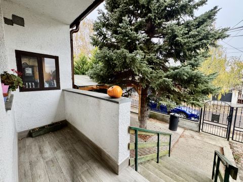 Eladó Ház 1162 Budapest 16. kerület Ikerház Árpádföld szívében