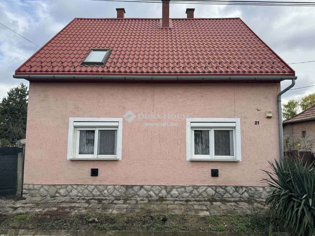 7200 Dombóvár , Csendes részén eladó családi ház! — 1/27