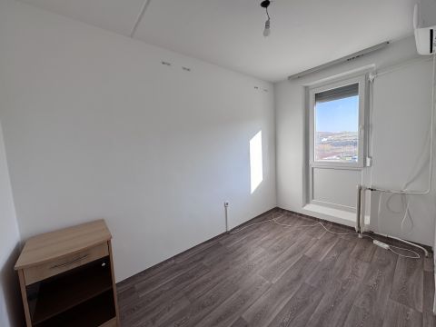 Eladó Lakás 7300 Komló 