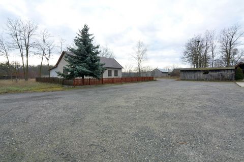 Kiadó Ipari 6050 Lajosmizse Lajosmizsén autópálya felhajtótól 3 km-re ipari terület