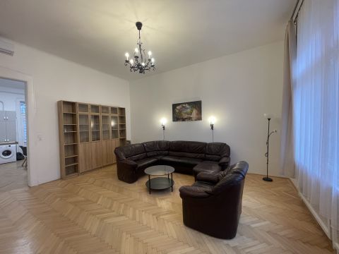 Kiadó Lakás 1067 Budapest 6. kerület 