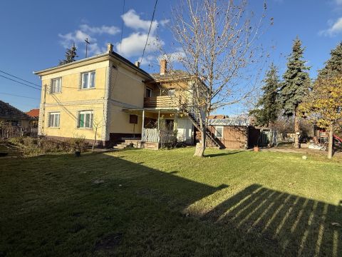 Eladó Ház 2243 Kóka , kétgenerációs család ház